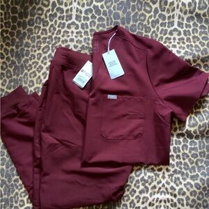 Figs Maroon Scrub Set